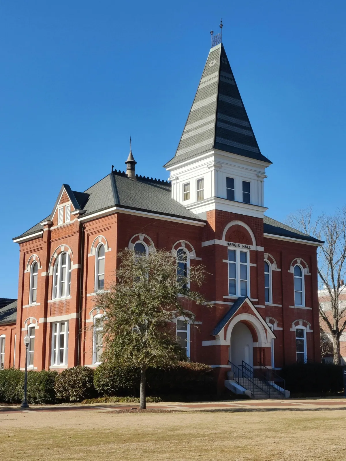 Foundation Offers Legal Assistance to Auburn Coaches